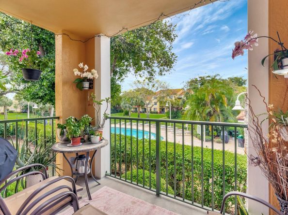 103 Yacht Club Way 206, Hypoluxo FL 33462