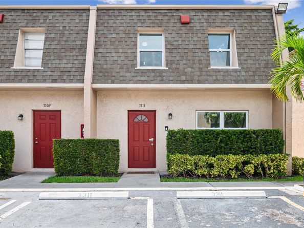 3311 Mallard Close, Pompano Beach FL 33064