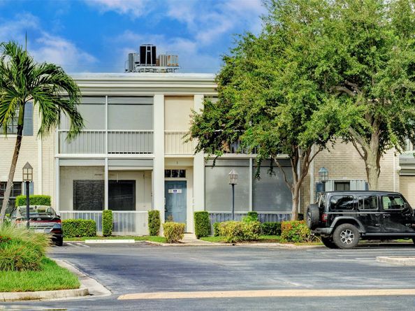 140 Cypress Club Dr 414, Pompano Beach FL 33060