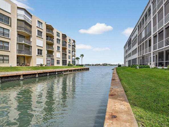 200 Waterway Drive S 108, Lantana FL 33462