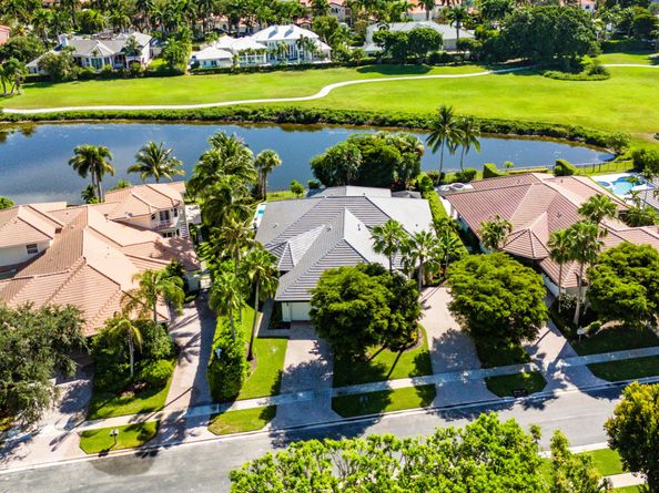 2800 Twin Oaks Way, Wellington FL 33414