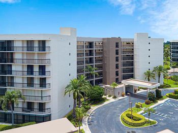 5279 Fountains Drive S