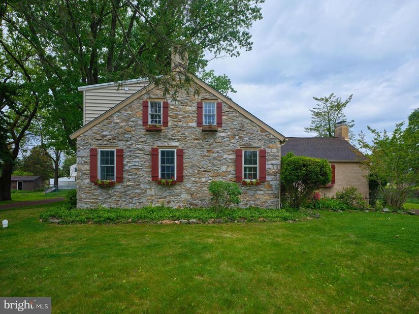1465 Makefield Road, Yardley PA 19067