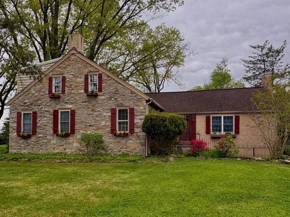 1465 Makefield Road, Yardley PA 19067