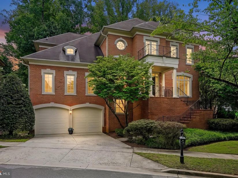 6706 Honesty Drive, Bethesda MD 20817