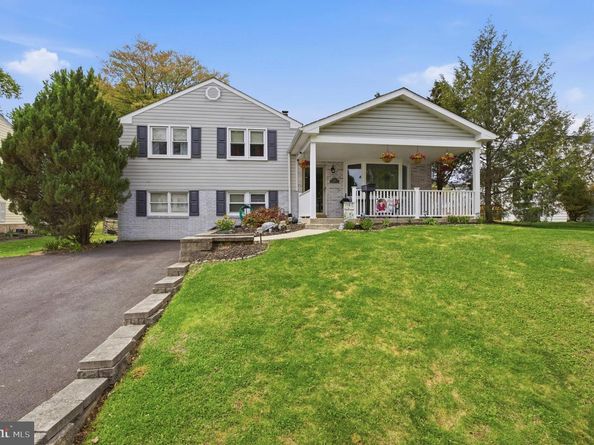 1040 Eisenhower Avenue, Woodlyn PA 19094