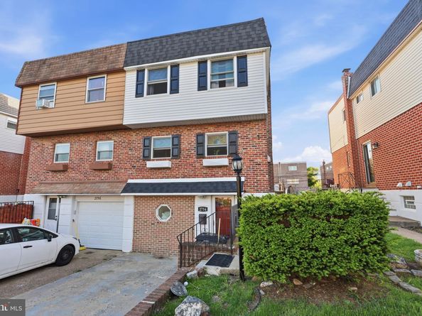 2754 Clayton Street, Philadelphia PA 19152