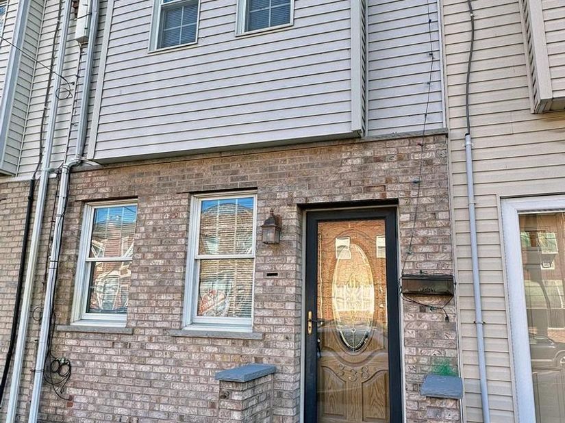 338 Snyder Avenue, Philadelphia PA 19148
