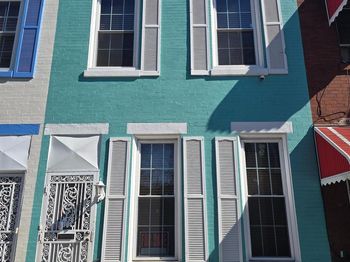 2739 N Darien Street