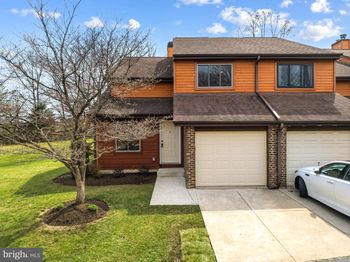 323 Winding Way