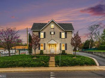 320 W Moreland Avenue