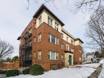 1218 Perry Street NE