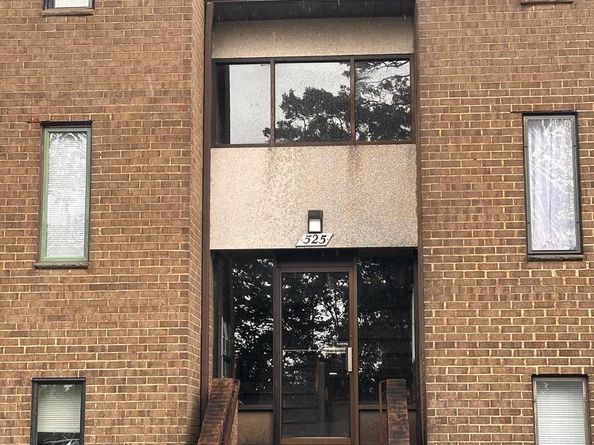 525 Florida Avenue 202, Herndon VA 20170