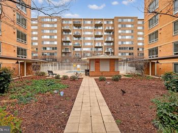 800 4TH Street SW