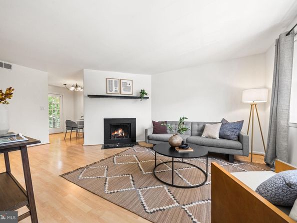 2850 S Wakefield Street C, Arlington VA 22206