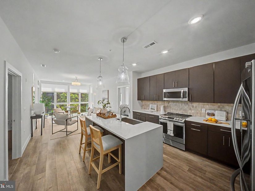 1761 Old Meadow Road 220, Mclean VA 22102