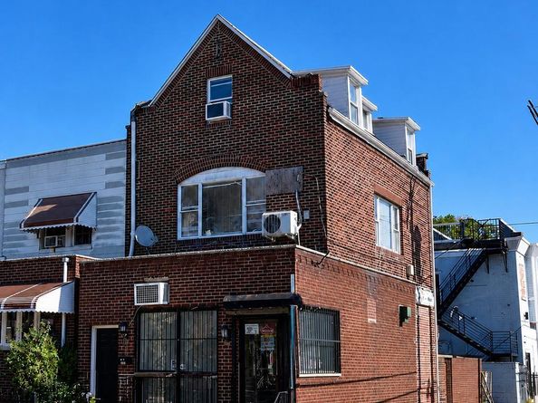2747 S 7TH Street, Philadelphia PA 19148