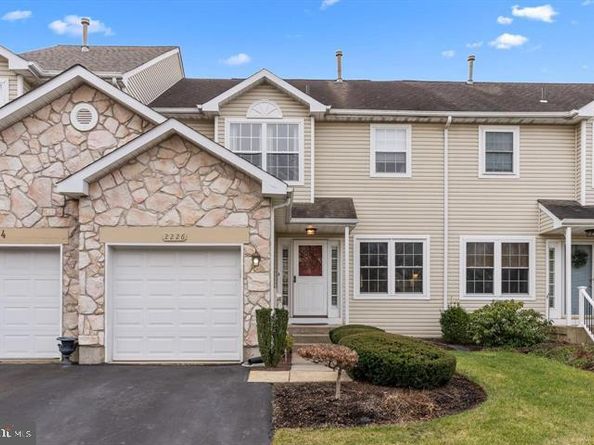 2226 Orchard Hill Circle, Warrington PA 18976