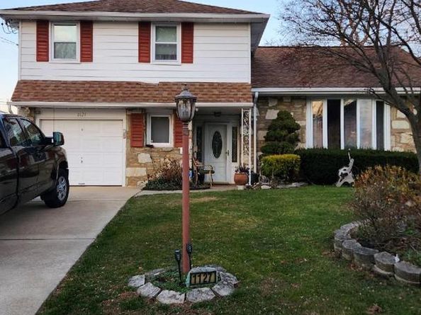 1127 Hower Lane, Philadelphia PA 19115