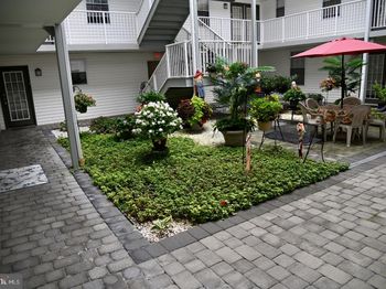 1000 Centennial Station