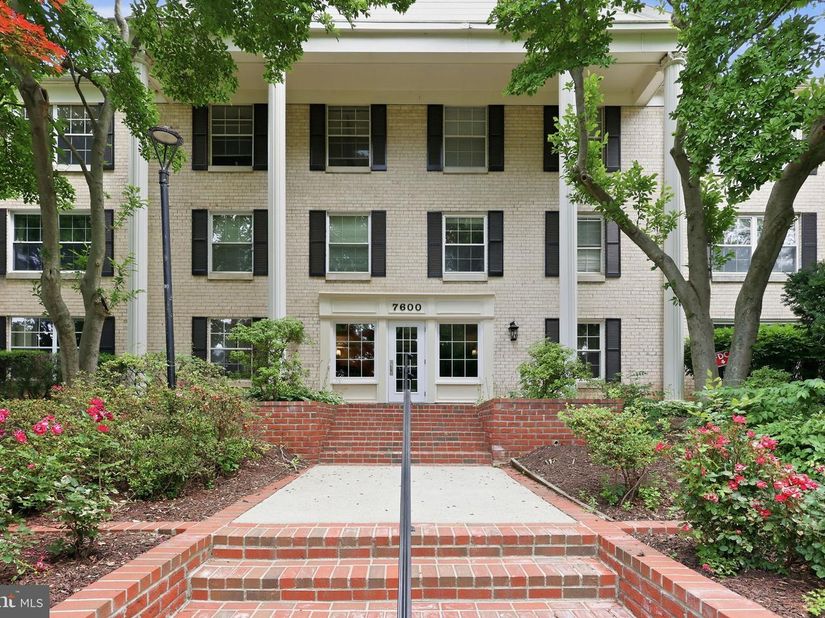 7600 Tremayne Place 110, Mclean VA 22102
