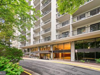 3800 Powell Lane