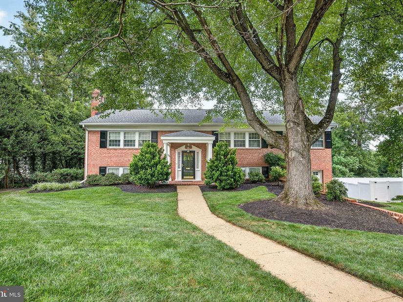7124 Thrasher Road, Mclean VA 22101