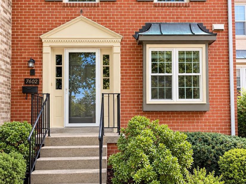 7602 Westlake Terrace 19, Bethesda MD 20817