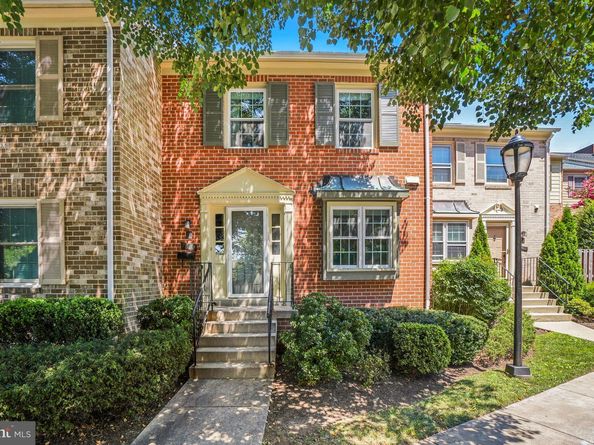 7602 Westlake Terrace 19, Bethesda MD 20817