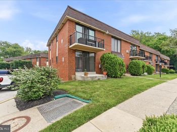 100. #D 9 E Glenolden Ave Avenue