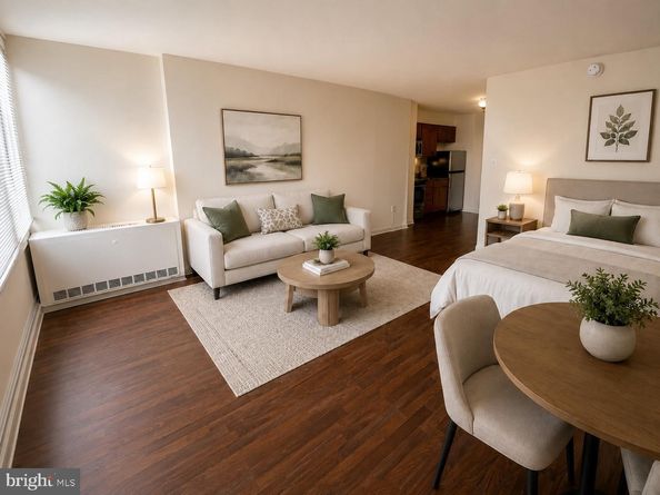 604 S Washington Square 118, Philadelphia PA 19106