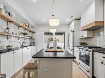 1011 Mountain Street