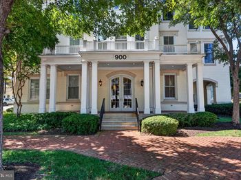 900 N Washington Street