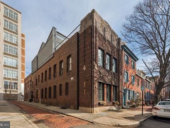 207 S 24TH Street