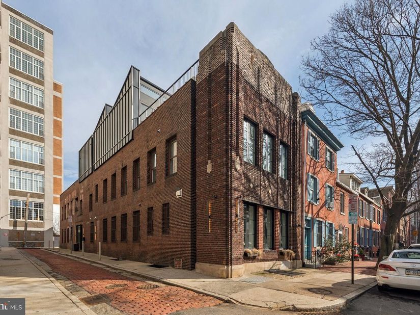 207 S 24TH Street, Philadelphia PA 19103