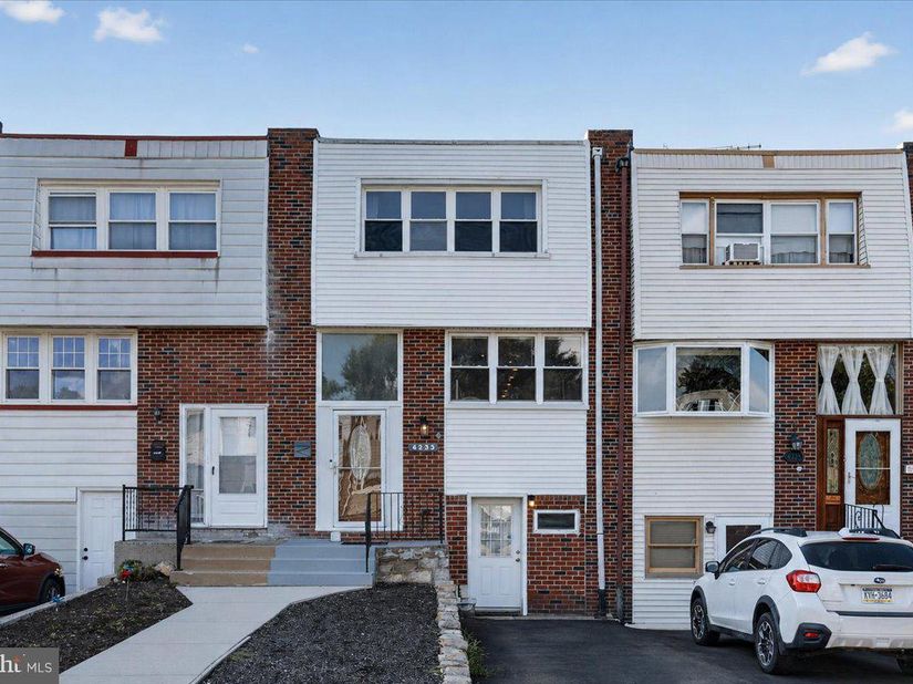 4233 Lawnside Road, Philadelphia PA 19154