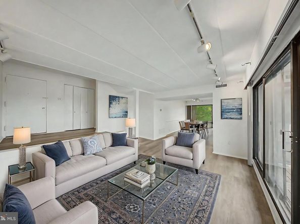 112 Roberts Lane 300, Alexandria VA 22314