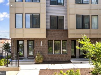 3001 Sedgeview Walk
