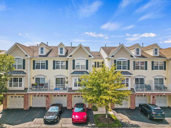 32 Marina Dr, Bayonne NJ 07002