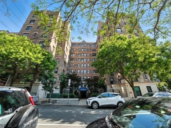 50 Glenwood Ave 702, Jersey City NJ 07306