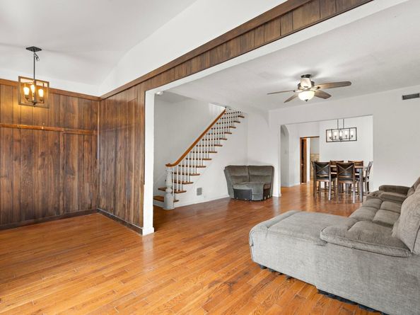 43 West 43rd St, Bayonne NJ 07002-3007