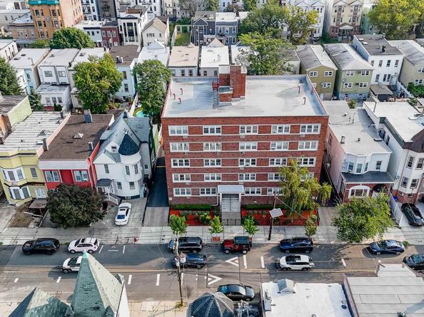 154 Bowers St B, Jersey City NJ 07307-2924