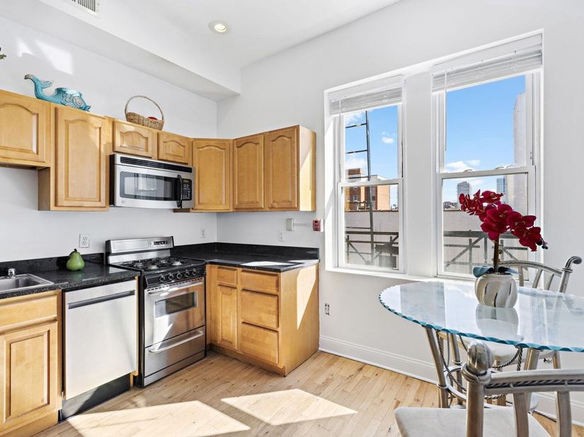 231 Grand St 5R, Hoboken NJ 07030