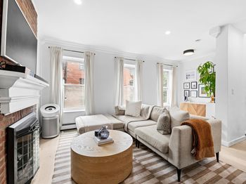 208 3rd St
