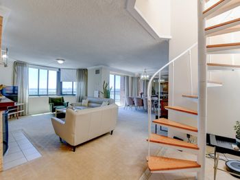 1528 Harmon Cove Tower