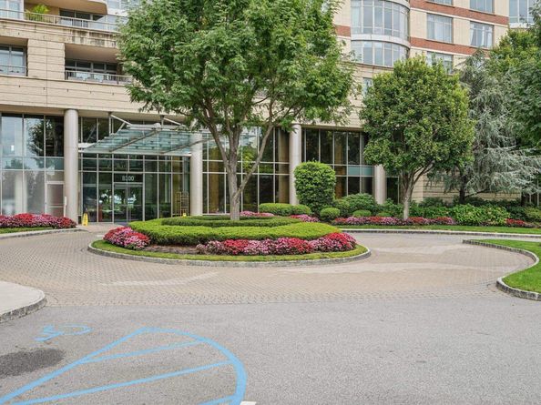8100 River Rd 210, North Bergen NJ 07047