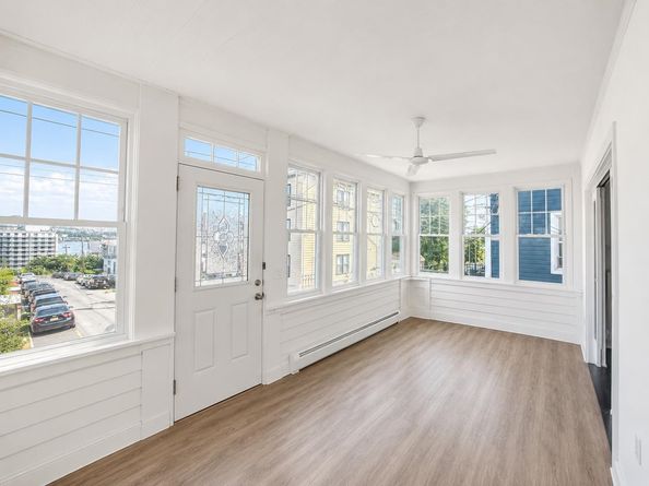 528 Undercliff Ave, Edgewater NJ 07020-1593