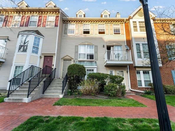 15 Cedar St, Jersey City NJ 07305