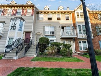 15 Cedar St