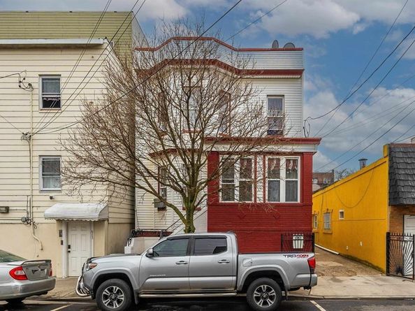 413 51st St, West New York NJ 07093
